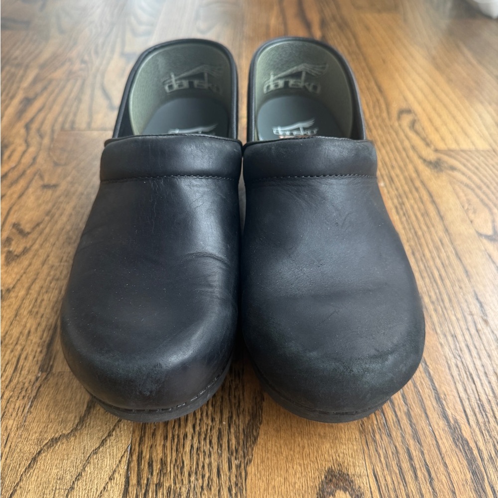 Dansko XP 2.0 Black Leather Slip-On Shoes size 39 Wide